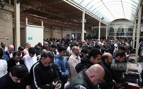 Bakıda Ramazan münasibətilə bayram namazı qılınıb