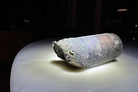 Səmadan Floridadakı evin üzərinə düşən və damı deşən obyektin