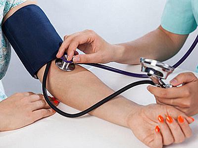 C vitamini qan təzyiqini aşağı salmağa kömək edir