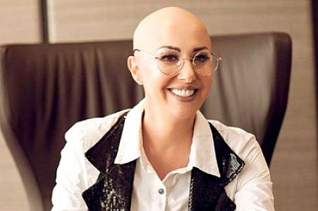 Tanınmış aparıcının vəkil xanımının mədəsində yenidən şiş aşkarlandı