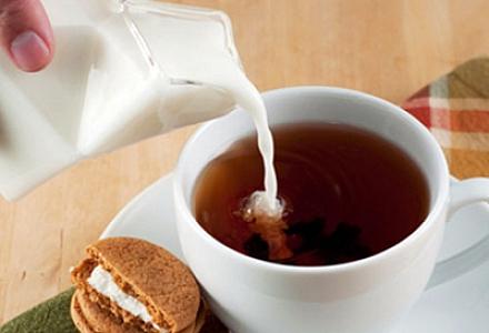 Hər gün südlü çay içən qadın böyrəyini itirmək