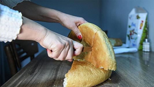 Azərbaycanda ən çox və ən az çörək yeyilən