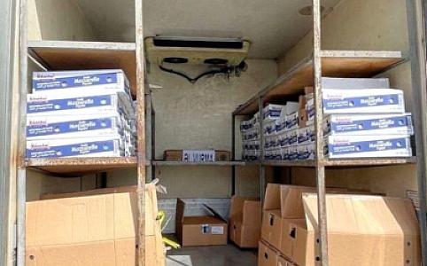 Türkiyədən Azərbaycana gətirilən pendir