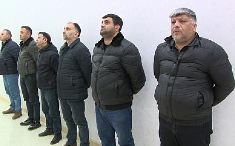 Abşeronda gizli sexdə keyfiyyətsiz yuyucu vasitələr hazırlayan dəstə üzvləri