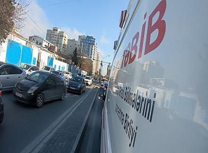 Bakıda doğuş prosesi təcili tibbi yardım avtomobilində