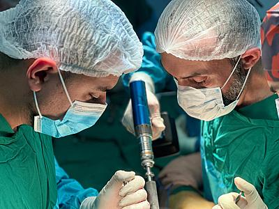 Respublika Klinik Xəstəxanasında ilk dəfə endoprotez əməliyyatı