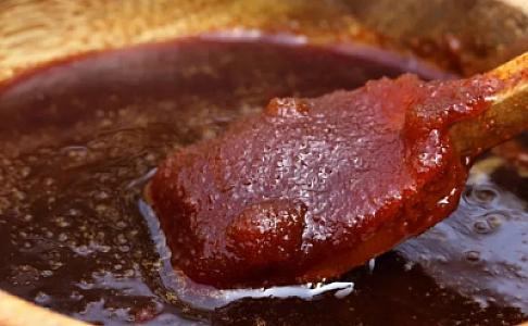 Sümüyü bərkidir, dişi sağlam saxlayır