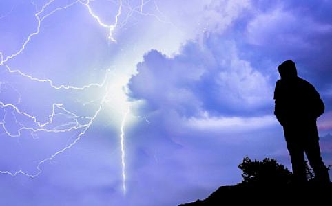 Gəncədə gənc oğlanı ildırım vurub,