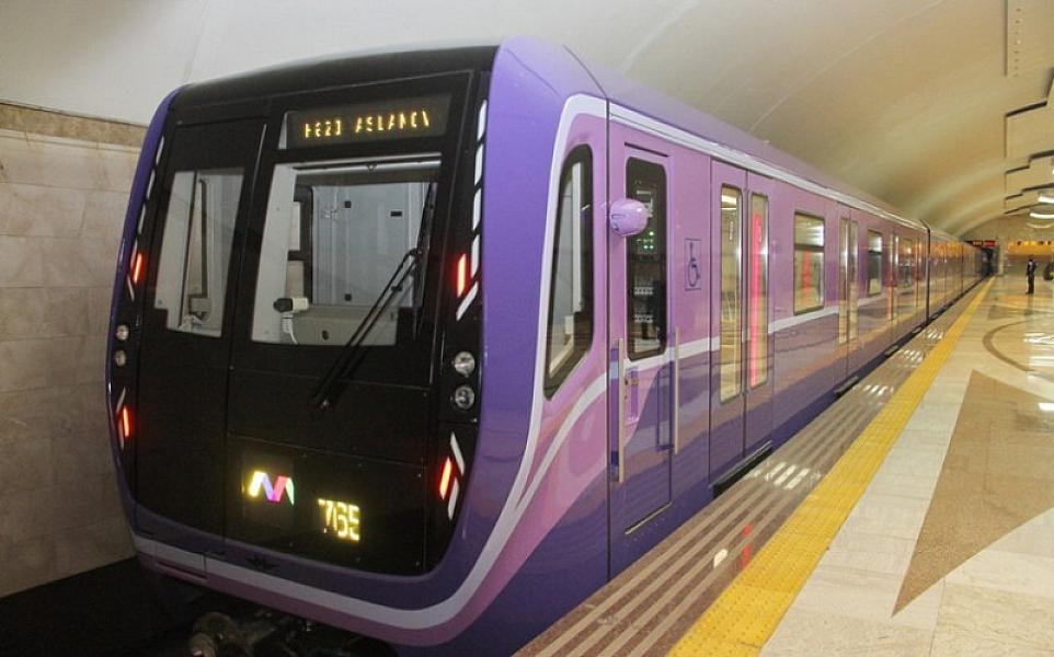 Bakı metrosunda dəhşətli hadisə: