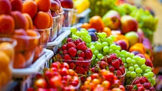 Yazın ən faydalı 7 meyvəsi