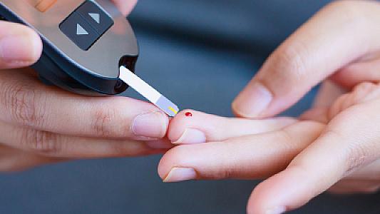 Tarixdə ilk dəfə bir insan şəkər xəstəliyindən