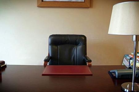 Məktəb direktoru qəfil öldü