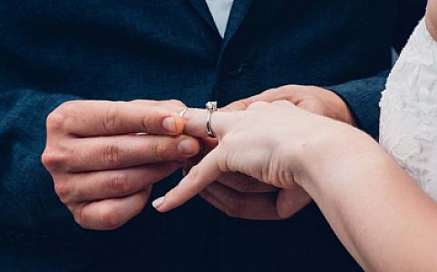 Azərbaycanda qan qohumlarının nikaha daxil olması