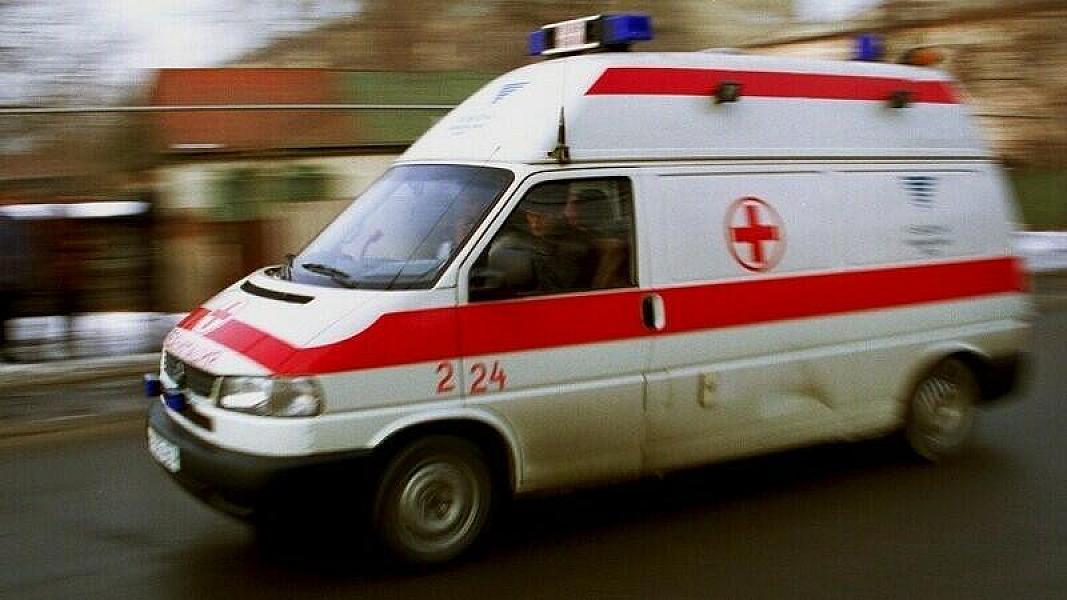 Hamiləliyindən bixəbər qadın maşında doğuş etdi
