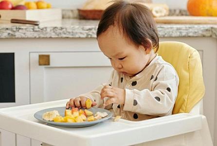 Varlı ailələrdə körpələr bu cür qidalanırlar -