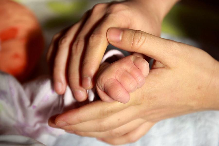 Azərbaycanda DƏHŞƏT: Ana və körpəsi öldü