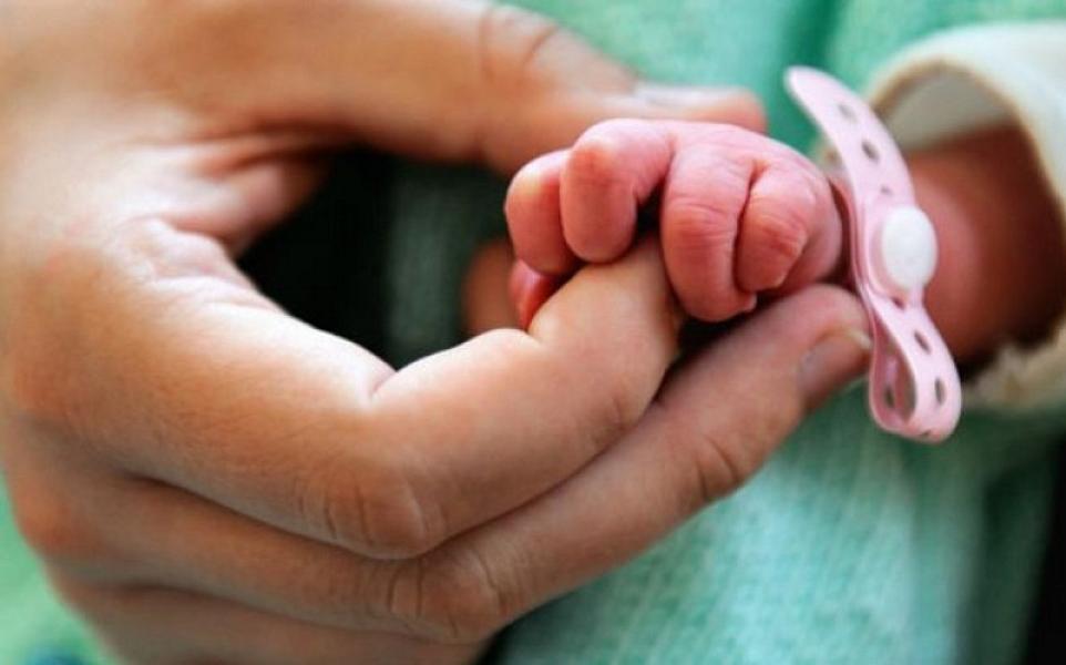 Masallıda 17 yaşlı ananın körpəsi ölü doğulub,