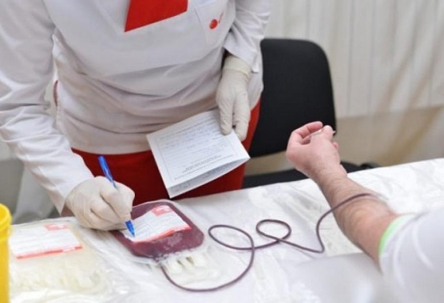 Aşura ilə bağlı qanvermə aksiyasında toplanan qan vətəndaşlara