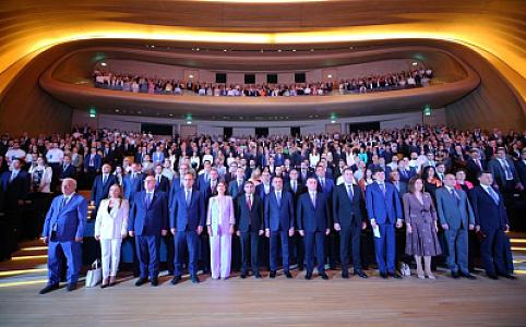 Bakıda Dünyadakı Azərbaycanlı Təbiblərin Simpoziumu öz işinə başlayıb