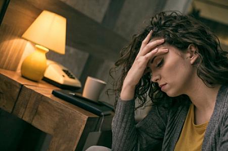 Gecələr səbəbsiz ağrıları olanlar üçün XƏBƏRDARLIQ