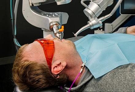 ABŞ-də tam robotlaşdırılmış ilk stomatoloji əməliyyat