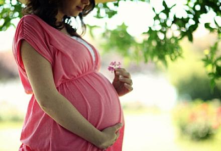 Mütəxəssis: İstivurma və günvurma hamilə qadınlar üçün