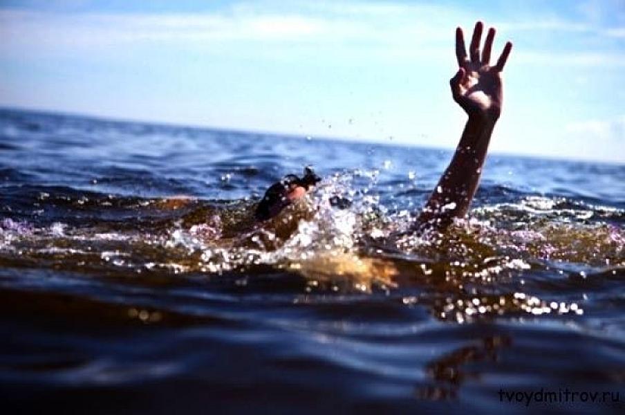 Ailəsi batan kişi birinci anasını xilas etdi –