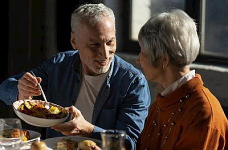 Yaşlı insanlar hansı məhsulları menyudan