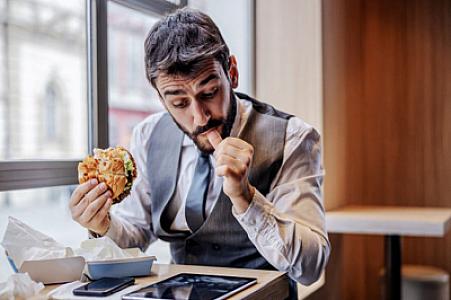 Kişilərin sağlamlığına zərərli olan dörd qida -