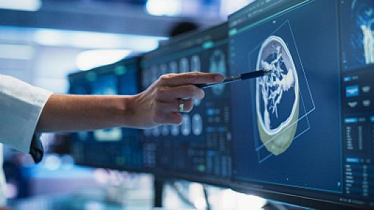 Alimlər xərçəng şişini məhv etməyin