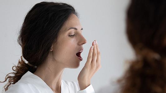 Ağızda daimi acı hissi nəyin göstəricisidir? -