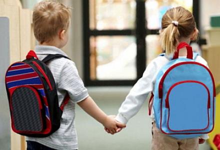 Mütəxəssis: Məktəb çantasının ağırlığı uşağın bədən çəkisinin