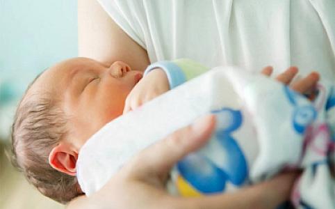 Zibil qutusundan tapılan körpənin müalicəsi yekunlaşıb, Körpələr evinə verilib