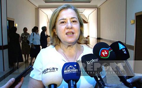 Hande Harmancı koronavirusun yeni ştamından qorunmağın yollarını açıqlayıb