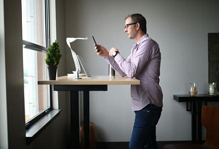 Ayaq üstə işləmək sağlamlığımıza hansı zərərləri verir? -