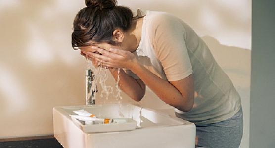 Üz yuyarkən edilən səhvlər - Bunları etməyin!