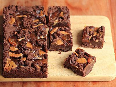 Şirniyyat yeyən qız komaya düşüb öldü