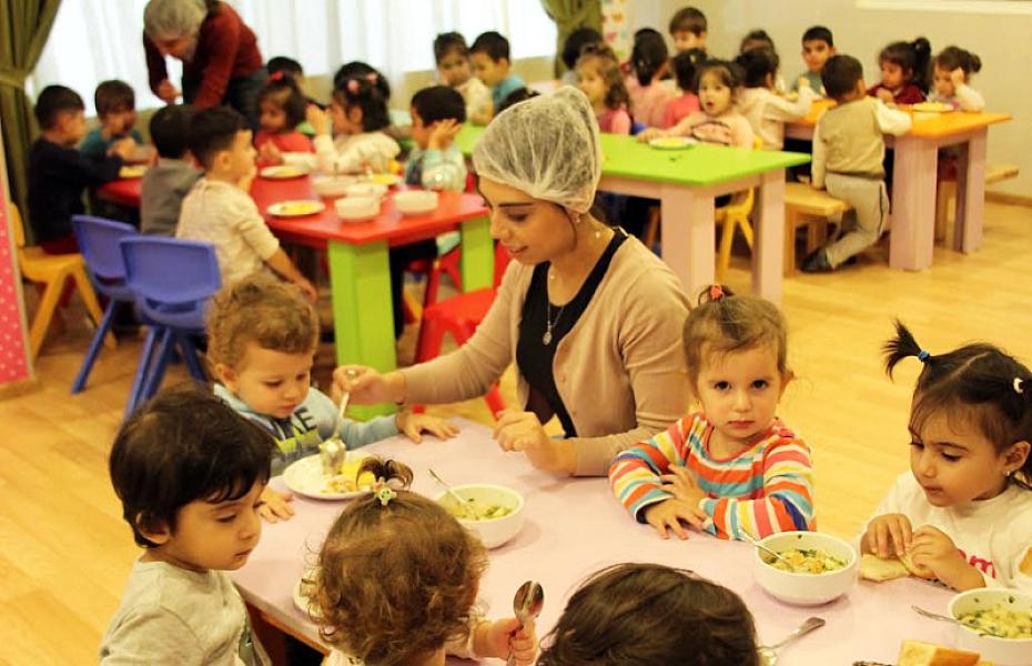 Bağçalarda uşaqlara makaron verilir, zərərlidirmi? -