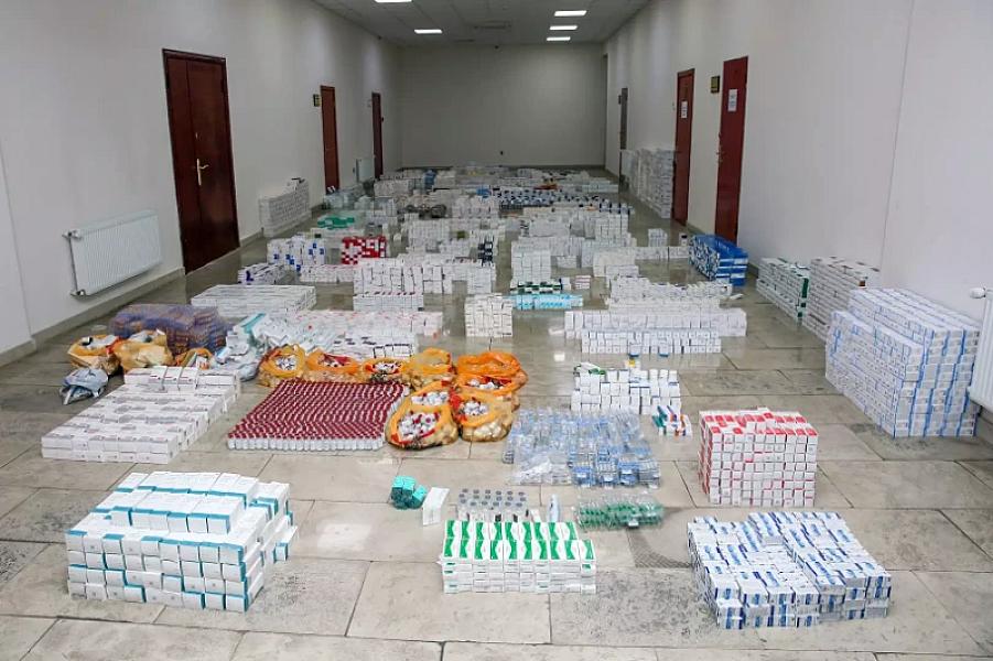 Külli miqdarda dərman və tibbi vasitələrin qanunsuz dövriyyəsinin qarşısı alınıb - FOTO