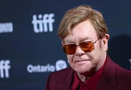 Elton Con görmə qabiliyyətini