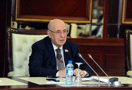 "Həkim qida əlavələrini reseptə yaza bilməz" -