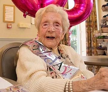 105 yaşlı qadın uzunömürlülüyün sirrini AÇIQLADI: