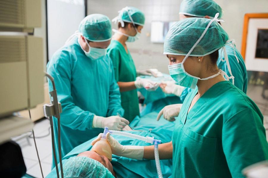 Diplomsuz plastik cərrahlarla bağlı