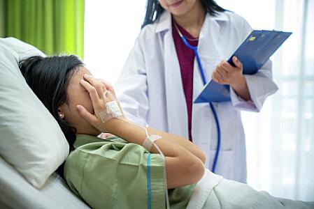 İki ÖZƏL klinikadan şikayət: "19 yaşlı qızıma yanlış xərçəng diaqnozu qoydular, sonra isə..." 