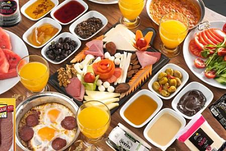 Səhər yeməyində yeyən "nəvəsinin nəvəsini görür"!