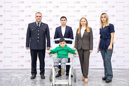 Həkim olmaq istəyən fiziki məhdudiyyətli uşağın arzusu Yeni Klinikada reallaşdı