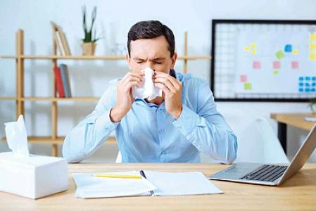 Almaniyada xəstəlik məzuniyyətində olan işçiləri