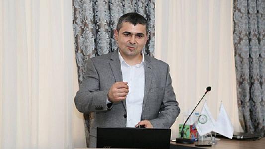 Baş həkim Fərid Təqdirov işdən indi yox, 3 il öncə çıxıb -