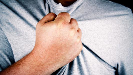 Əgər köynəyinizin yaxalığı boğazınızı sıxmağa başlayırsa,