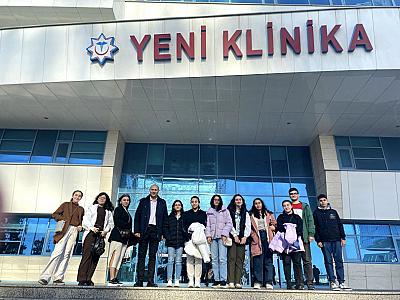 Abituriyentlər üçün Yeni Klinikada infotur təşkil olunub